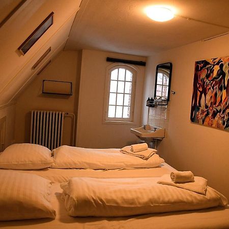 リーベ Den Gamle Arrest Bed & Breakfast エクステリア 写真