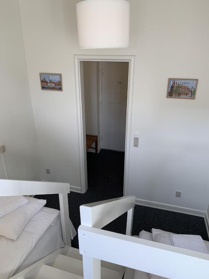 リーベ Den Gamle Arrest Bed & Breakfast エクステリア 写真